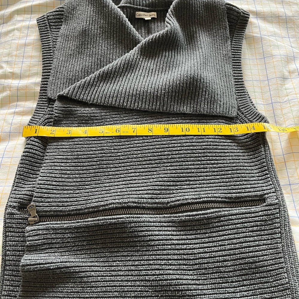 Calvin Klein Jeans Sleeveless Open Front Sweater - Picture 8 of 8